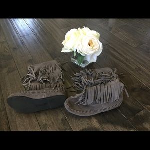 Minnetonka Moccasin three layer fringe boots